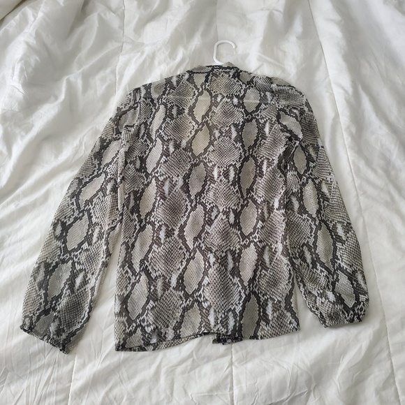 Snake print blouse - Picture 3 of 3